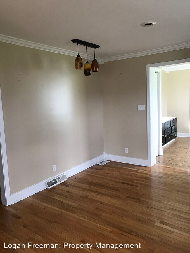 Building Photo - 3 br, 1 bath House - 1501 Day Lane
