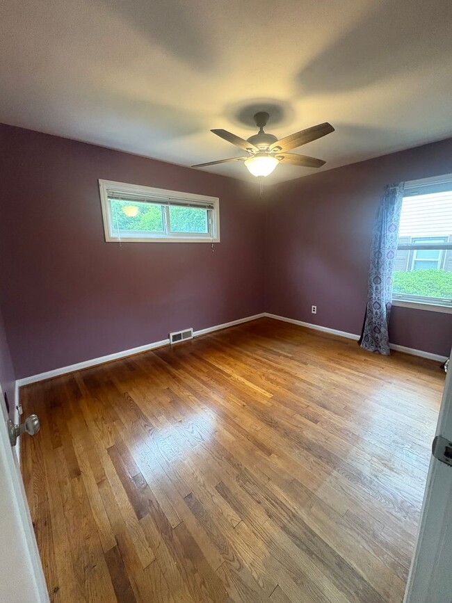 Building Photo - Charming 3-Bed, 1.5 Bath Home in Peaceful ...