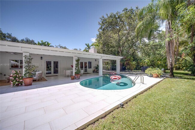 Foto del edificio - 11905 SW 67th Ave