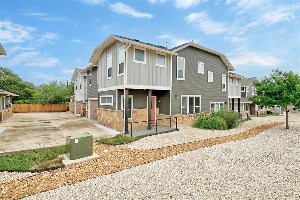Foto principal - 1700 Cedar Bend Dr