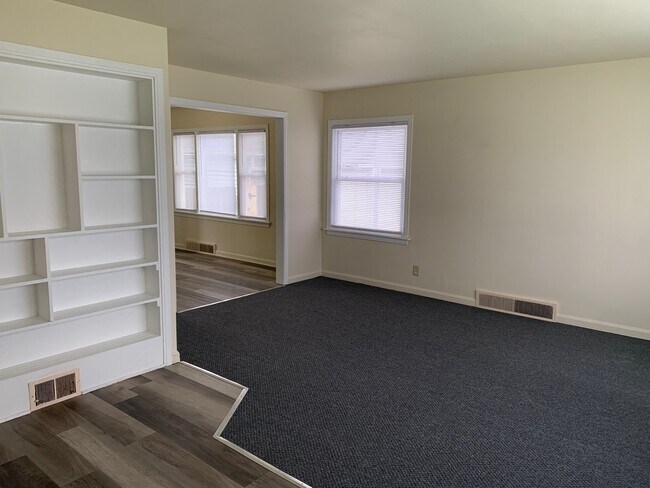 Building Photo - 705 E Rudisill Blvd