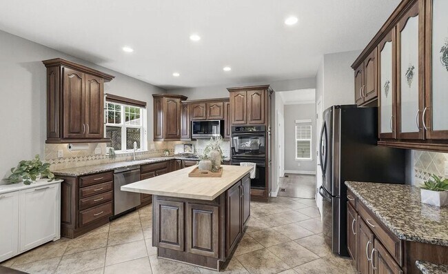 Foto del edificio - 2212 Ridgetrail Dr