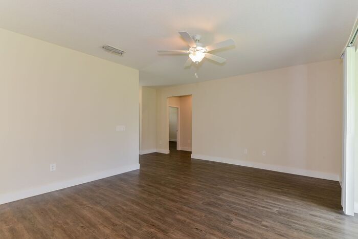 Foto principal - 4372 Laurina St