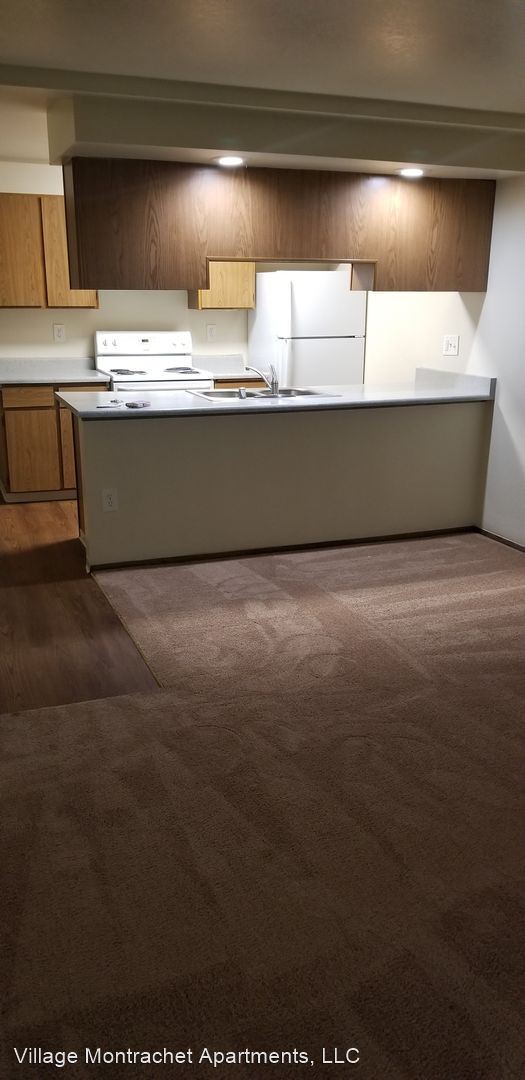Building Photo - 2 br, 2 bath Apartment - 400 S. 152nd