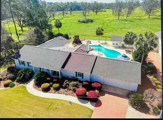 Building Photo - 1407 Camellia Dr