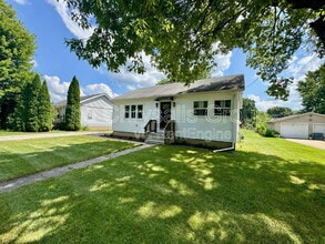 Building Photo - 733 Caton St