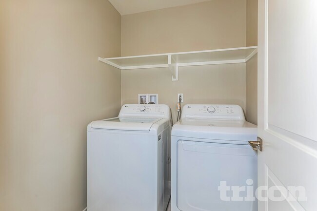 Foto del edificio - 28113 Cookhouse Ln