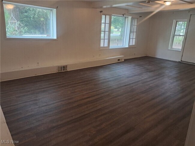 Foto del edificio - 5446 Chapel Rd