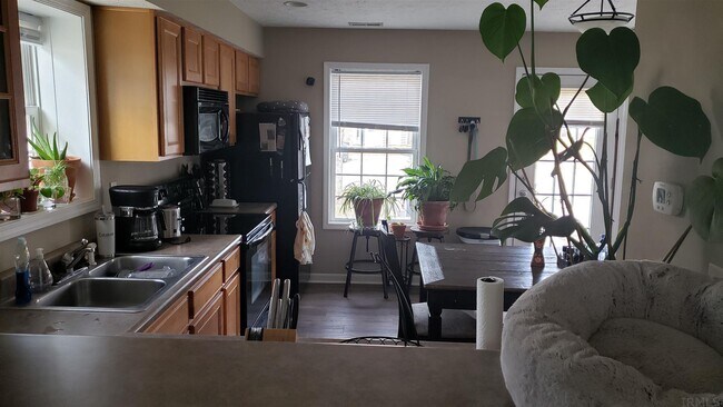 Foto del edificio - 2716 E Bressingham Way