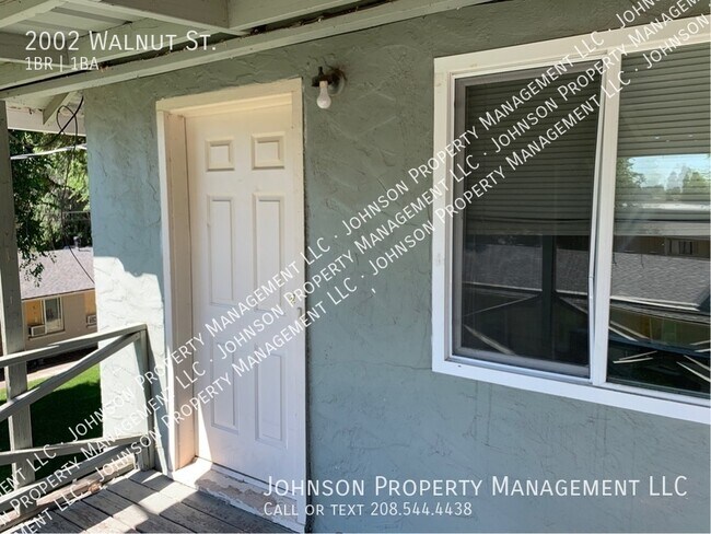 Building Photo - 2002 Walnut St