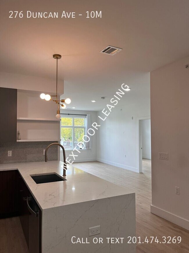 Foto del edificio - 276 Duncan Ave