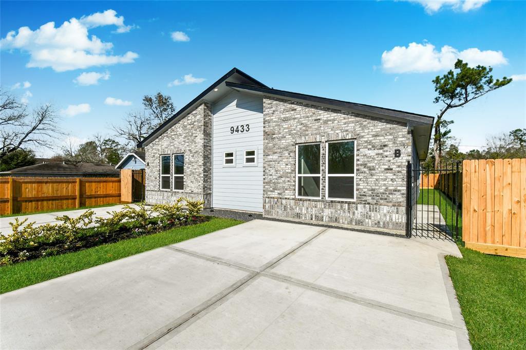 Foto principal - 9433 Kentshire Dr