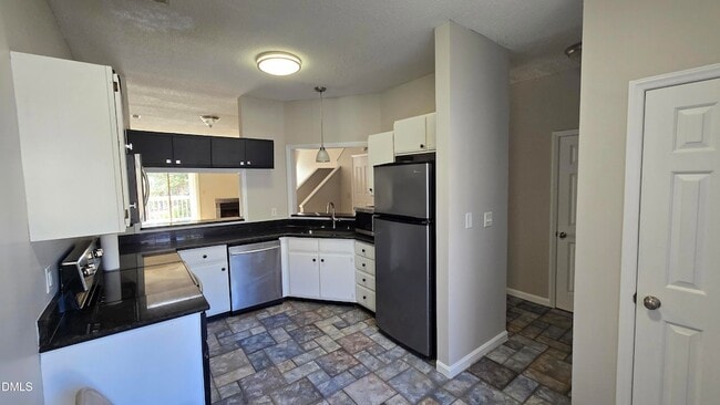 Building Photo - 6011 Winterpointe Ln