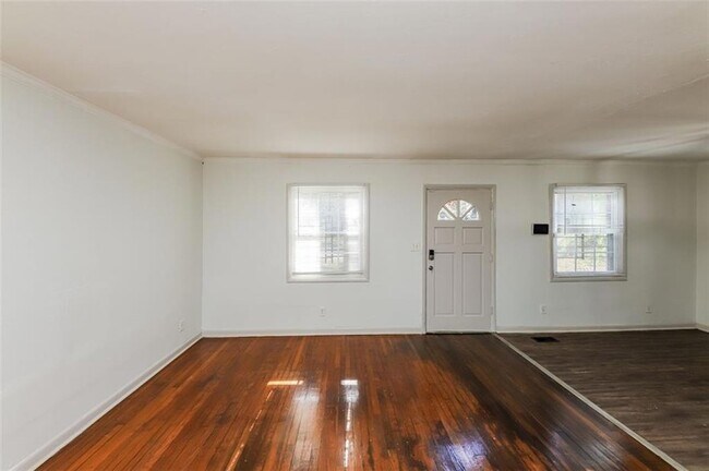 Foto del edificio - 210 Oak Dr SE