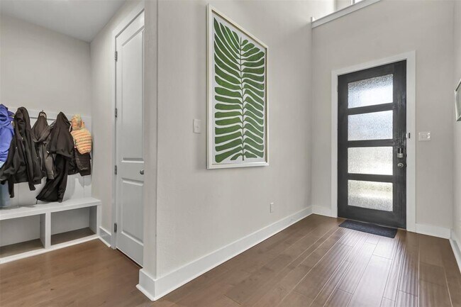 Foto del edificio - 209 Azalea Spgs Rd