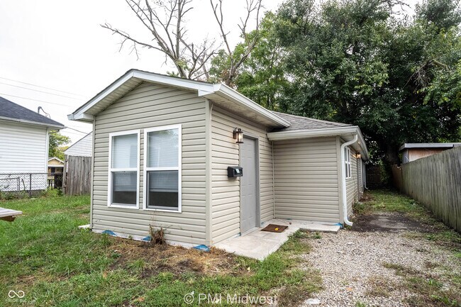 Foto del edificio - 955 N Traub Ave