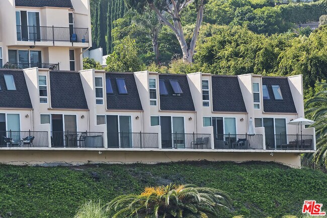 Foto del edificio - 23901 Civic Center Way