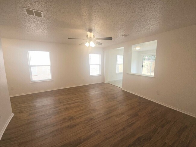 Building Photo - Nice Home in Mansfield ISD