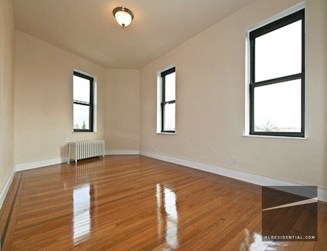 Building Photo - 3614 165th St