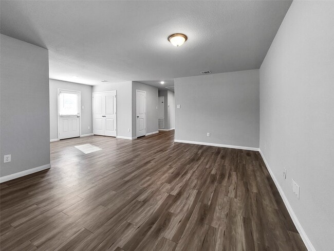 Foto del edificio - 2851 Golf Crest Dr