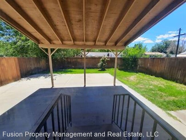 Foto del edificio - 5 br, 2.5 bath House - 1825 Orchard Ave