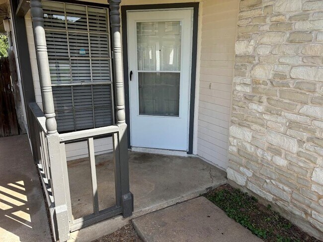 Building Photo - 7802 Brodie Ln