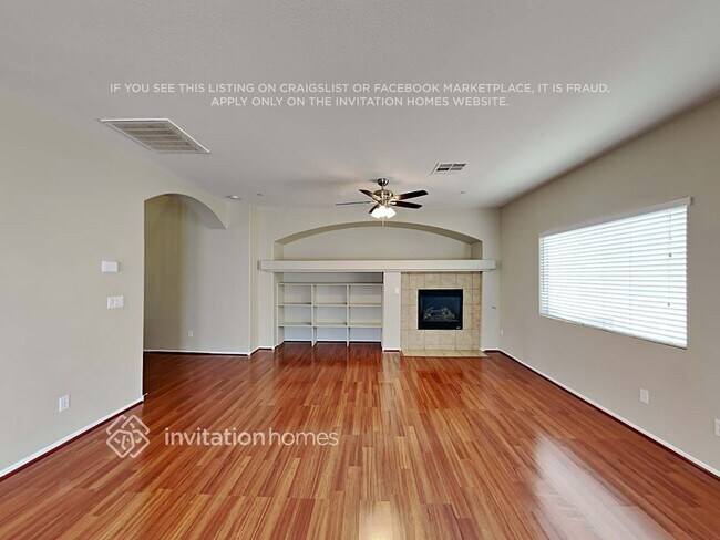 Foto del edificio - 4441 Rockaway Beach St