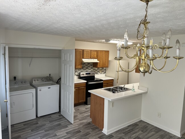 Building Photo - 7688 Bernardo Dr