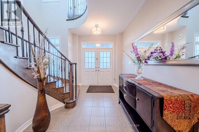 Building Photo - 72 Killington Ave