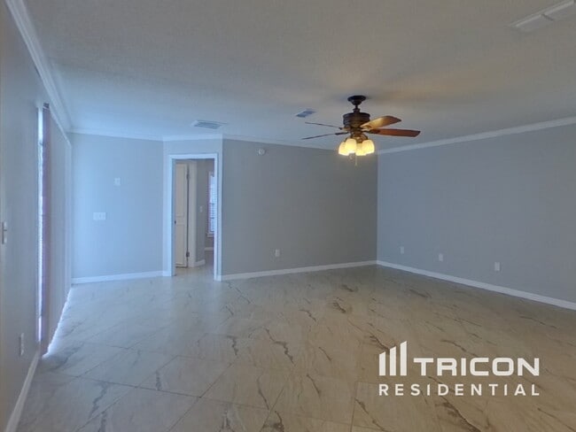 Building Photo - 9542 Pebble Glen Ave