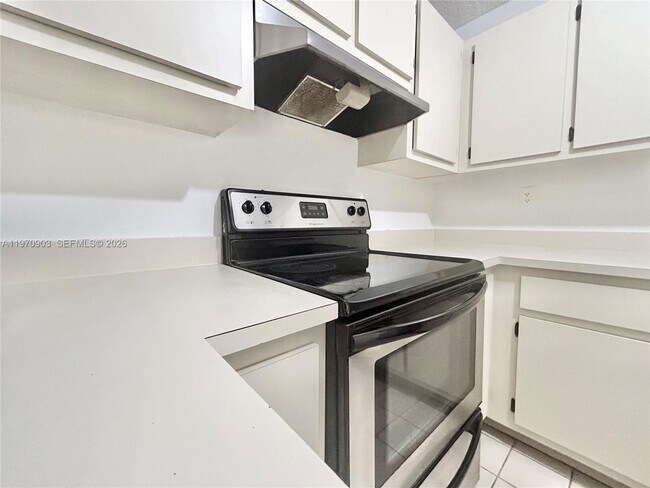 Foto del edificio - 400 Palm Cir W