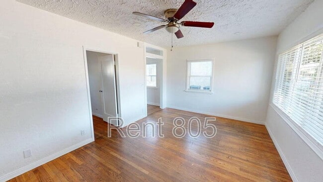 Foto del edificio - 45 Barry Dr