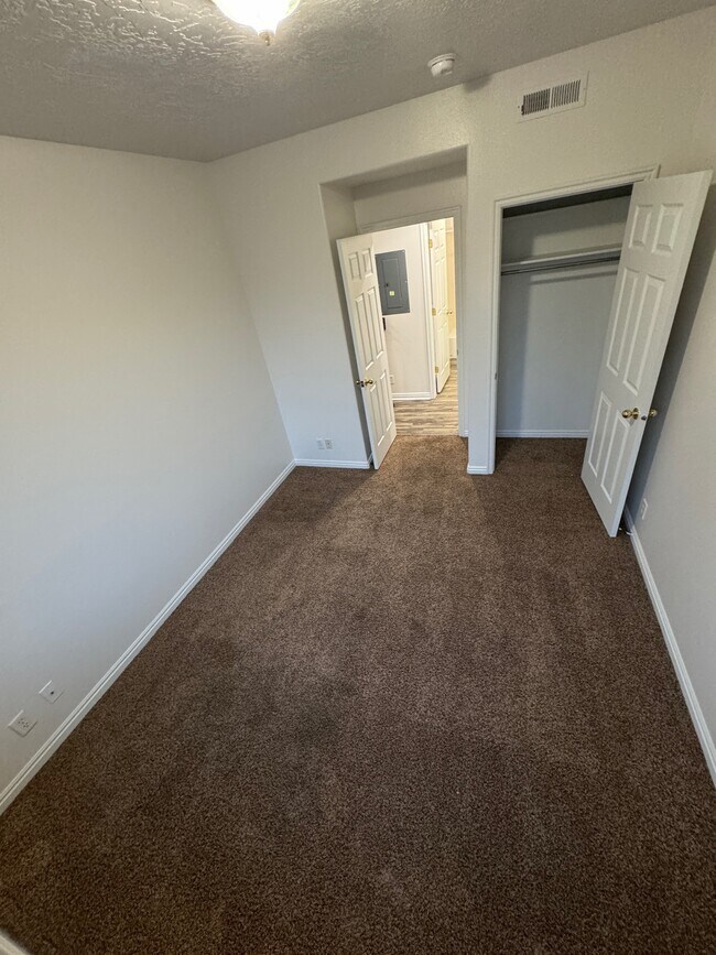Building Photo - 1540 S 430 W
