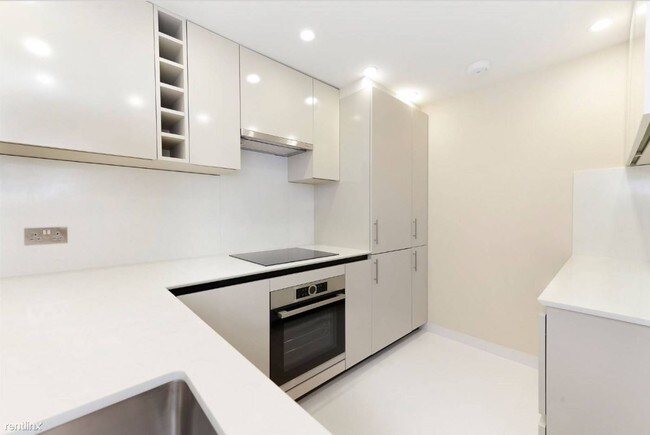 Building Photo - 29600 Island View Dr