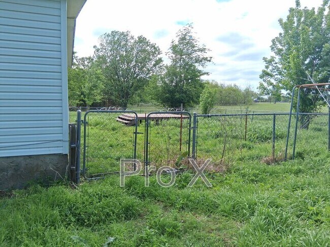 Foto del edificio - 910 Sands Rd