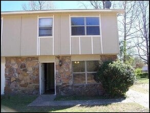 Building Photo - 9413 Lew Dr