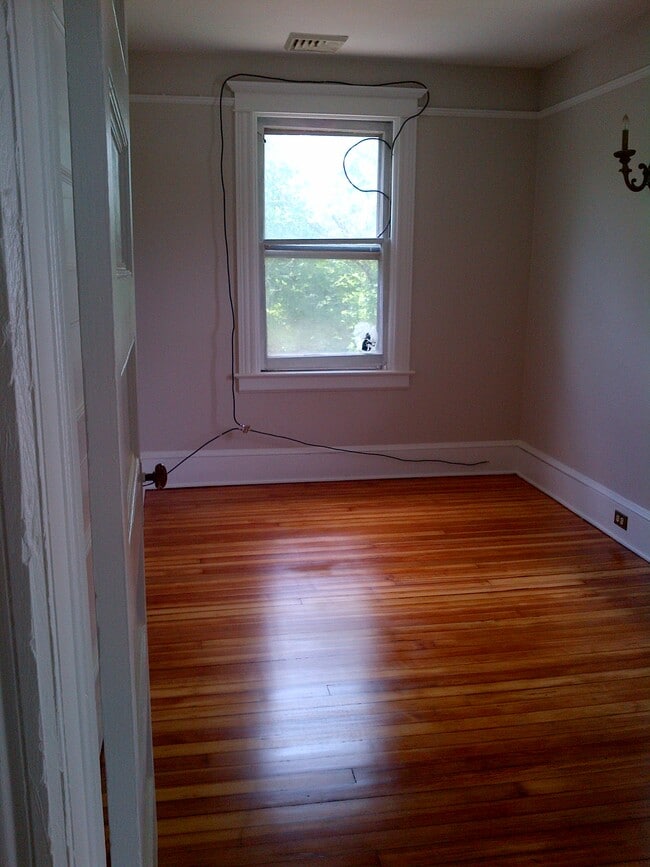 bedroom - 37 Center St