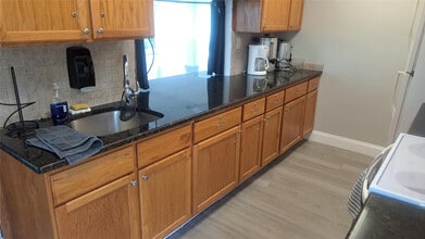 Building Photo - 925 S K St