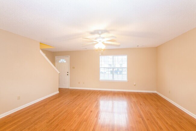 Foto del edificio - 6867 Brady Hill Dr