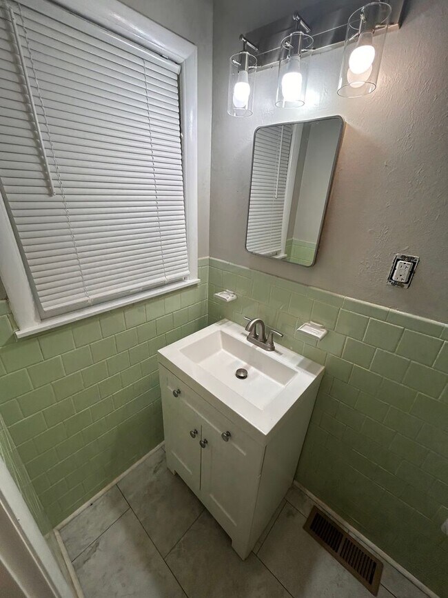 Foto del edificio - 4107 Arlington Cir NW