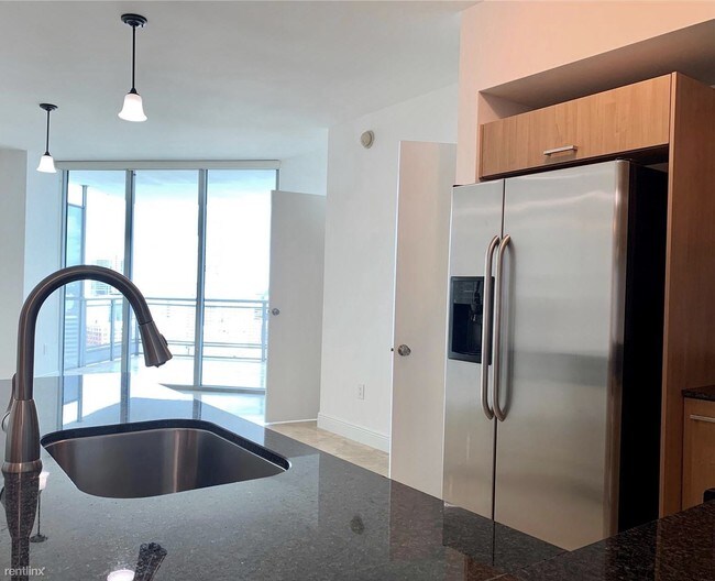 Foto del edificio - 2 br, 2 bath  - 333 S Miami Ave Fl 24