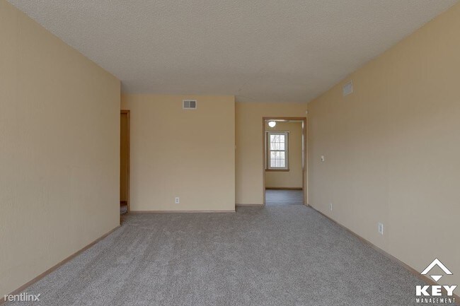 Building Photo - 4 br, 1.5 bath House - 2707 N Estelle St