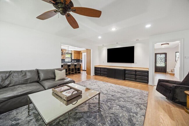 Foto del edificio - 12727 Kingsride Ln