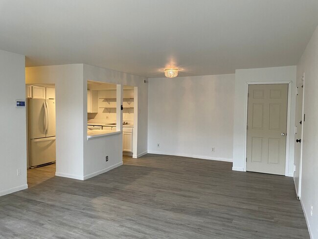 Dining Area - 10119 Prince Pl