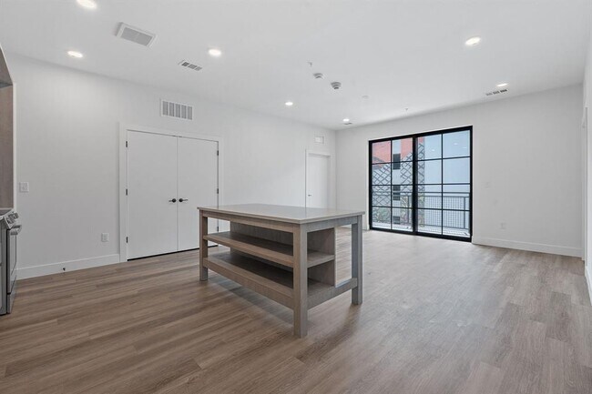 Foto del edificio - 4315 S Congress Ave