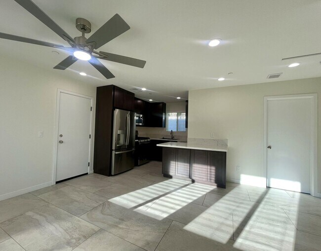 Foto del edificio - AVAILABLE NOW !! 2 Bedroom 1 Bath Home in Cathedral City!!  MOVE IN SPECIAL! HALF OFF ONE MONTH’S...