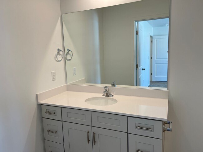 Building Photo - Brand New Old Sorrel Townhomes