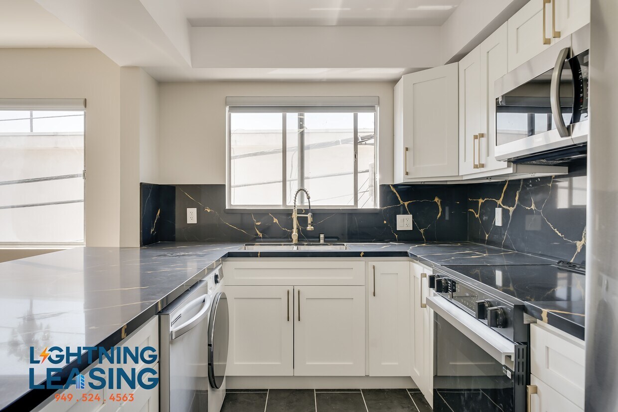 Foto principal - 1035 Hayworth Ave