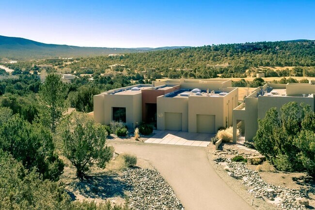 Foto del edificio - 3 Bedroom, 2.5 Bathroom Home in Paako Ridge Community