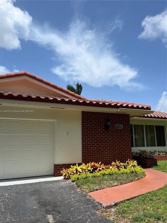 Foto del edificio - 7321 SW 11th St